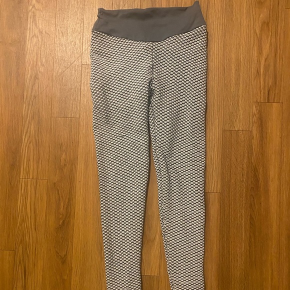 Honeycomb Butt Lifting Anti Cellulite Workout High Waist Leggings in Grey - Picture 3 of 3